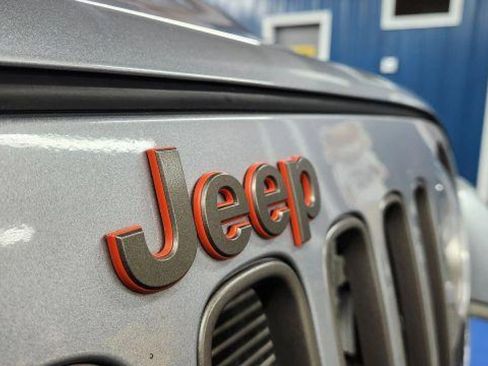 Used 2017 Jeep Wrangler Sahara AWD/4WD image 54
