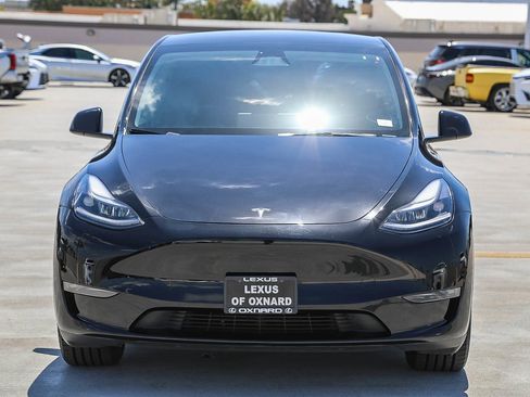 Used 2024 Tesla Model Y Long Range AWD/4WD image 2