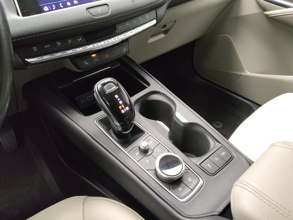 Used 2020 Cadillac XT4 Luxury w/ Cold Weather Package FWD image 26