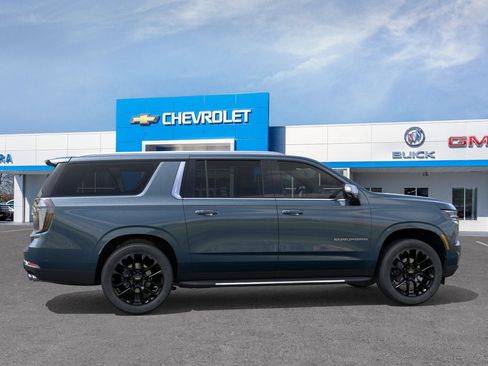 New 2026 Chevrolet Suburban Premier w/ Sun And Tow Package AWD/4WD image 37