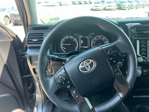 Used 2022 Toyota 4Runner TRD Off-Road AWD/4WD image 8