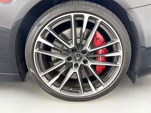 Used 2021 Maserati Quattroporte Trofeo image 33