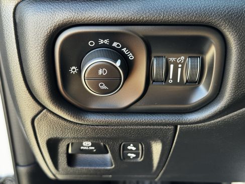 Used 2025 RAM 1500 Lone Star AWD/4WD image 21