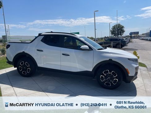 Certified 2024 Hyundai Santa Cruz SEL w/ Activity Package image 17