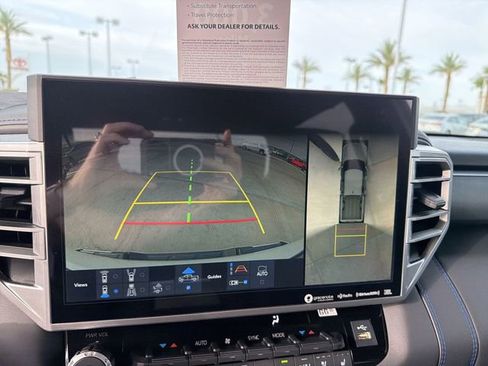 Used 2024 Toyota Tundra Platinum AWD/4WD image 21