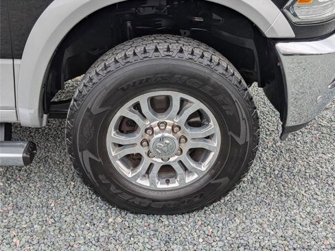 Used 2017 RAM 2500 Laramie w/ Convenience Group image 10