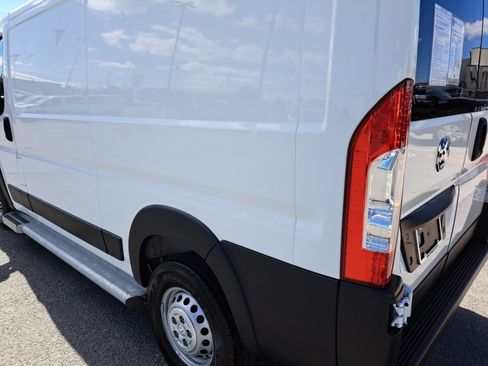 Used 2025 RAM ProMaster 2500 w/ U-Haul Equipment Group FWD image 24