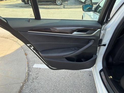 Used 2018 BMW 530i xDrive w/ Premium Package AWD/4WD image 17