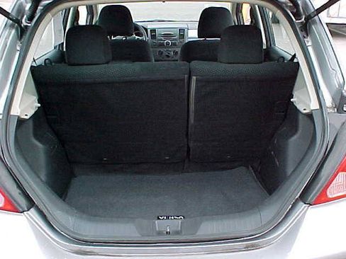 Used 2011 Nissan Versa 1.8 S w/ Plus Pkg FWD image 7