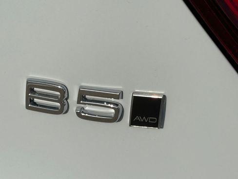 New 2026 Volvo XC40 B5 Core w/ Protection Package Premier AWD/4WD image 7
