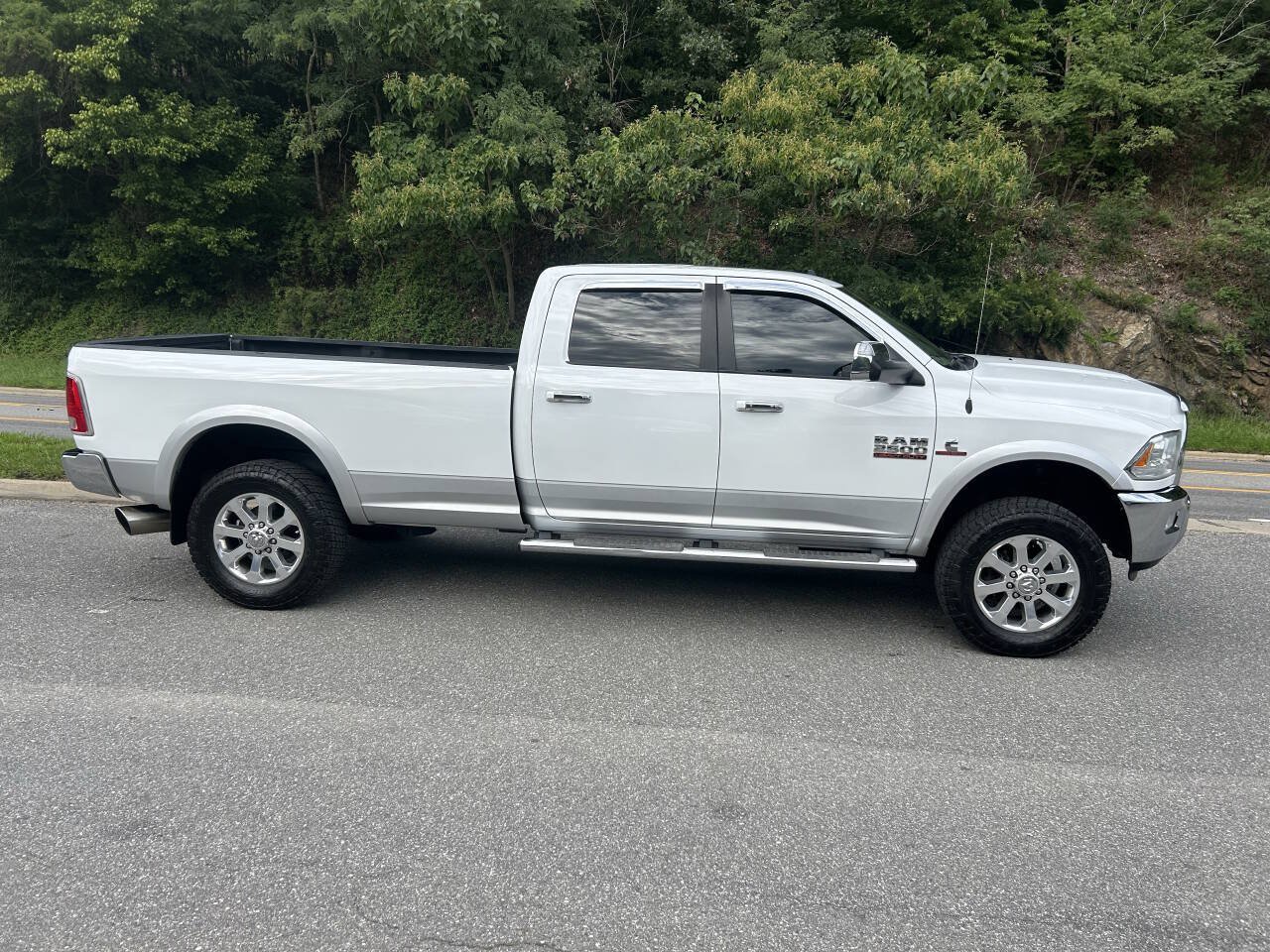 Used 2015 RAM 2500 Laramie w/ Convenience Group AWD/4WD image 8