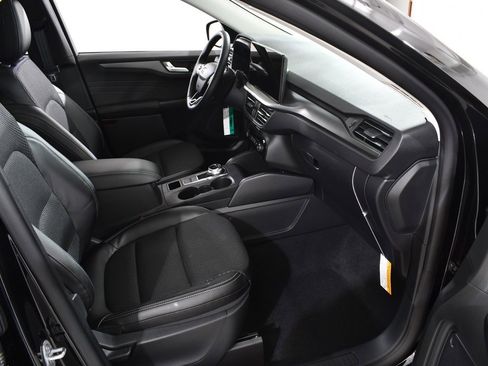 New 2026 Ford Escape SE w/ Class II Trailer Tow Package image 10