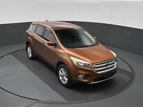 Used 2017 Ford Escape SE AWD/4WD image 19