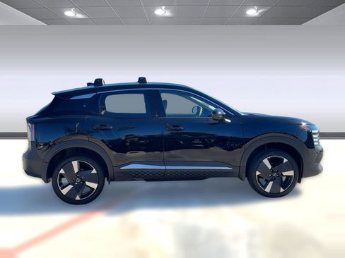 New 2026 Nissan Kicks SR w/ Cold Weather Package image 8