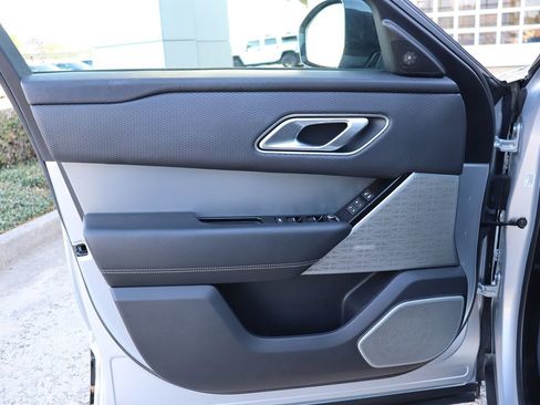 Used 2018 Land Rover Range Rover Velar R-Dynamic SE image 48