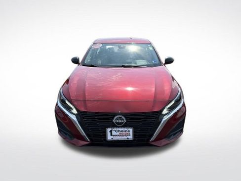 Used 2024 Nissan Altima 2.5 SV FWD image 9