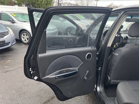 Used 2007 Chevrolet Aveo5 LS FWD image 18