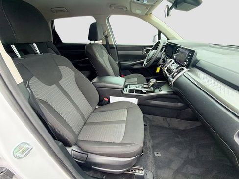 Used 2023 Kia Sorento LX FWD image 27