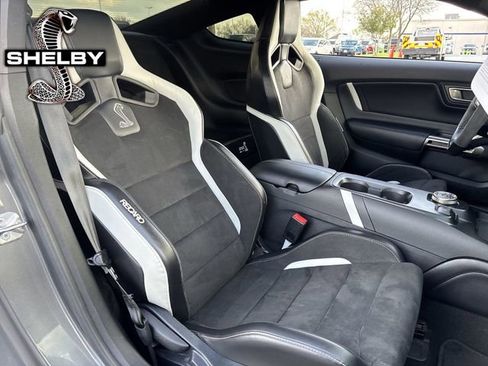Used 2021 Ford Mustang Shelby GT500 w/ Carbon Fiber Track Pack image 32