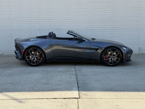 Used 2023 Aston Martin V8 Vantage Roadster RWD image 14