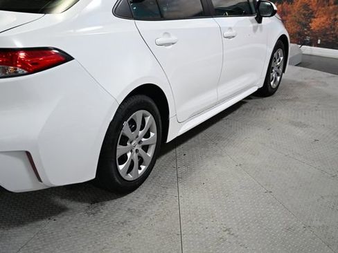 Used 2023 Toyota Corolla LE image 9