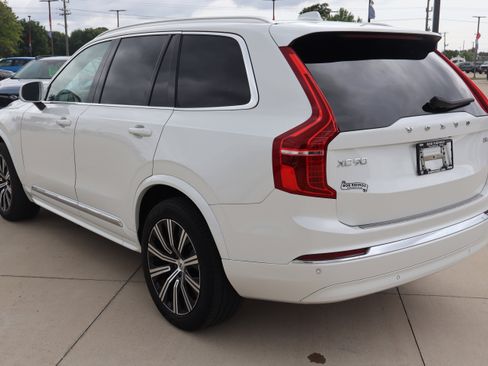 Used 2024 Volvo XC90 B5 Core w/ Protection Package Premier AWD/4WD image 7