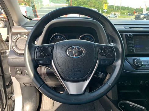 Used 2016 Toyota RAV4 Limited image 10
