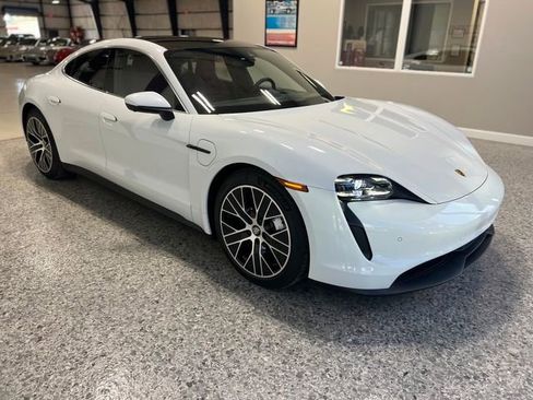 Used 2021 Porsche Taycan 4S image 8