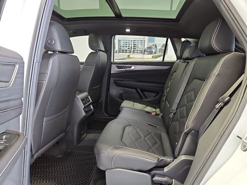 New 2026 Volkswagen Atlas Cross Sport SE FWD image 14