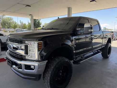 Used 2019 Ford F250 XLT w/ XLT Premium Package AWD/4WD image 3