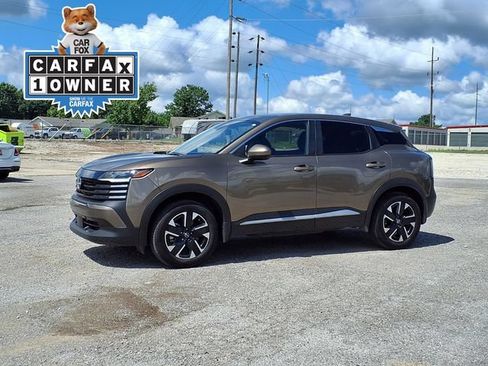 Used 2025 Nissan Kicks SV AWD/4WD image 15
