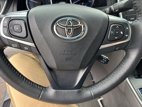 Certified 2017 Toyota Camry XLE w/ Moonroof Package image 9