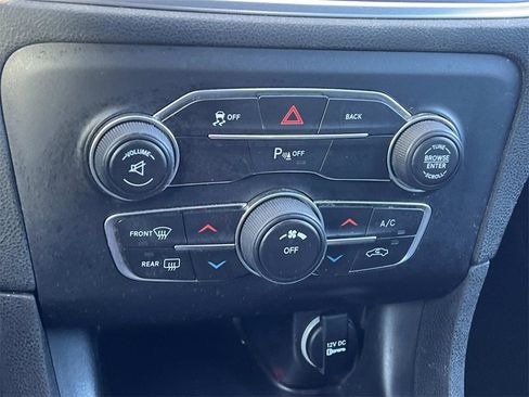 Used 2016 Dodge Charger SE w/ Popular Equipment Group image 18