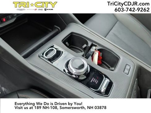 New 2026 Jeep Cherokee Overland w/ Trailer Tow Group image 22