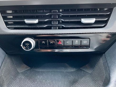 Certified 2025 Ford Explorer ST-Line image 32