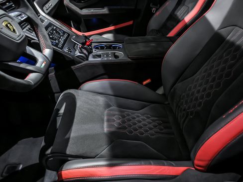 Used 2023 Lamborghini Urus Performante image 21