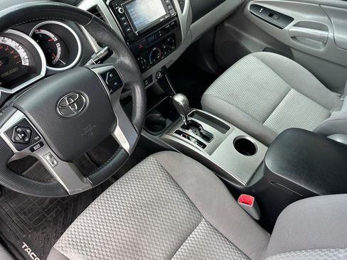 Used 2014 Toyota Tacoma PreRunner image 10