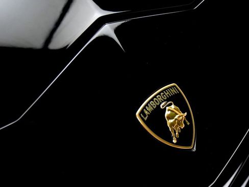 Used 2023 Lamborghini Urus Performante AWD/4WD image 31