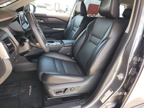 Certified 2023 Nissan Rogue SV w/ SV Premium B Package FWD image 13