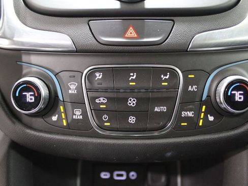 Used 2021 Chevrolet Equinox LT image 34