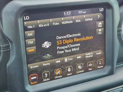 Used 2018 Jeep Wrangler Unlimited Sahara AWD/4WD image 14