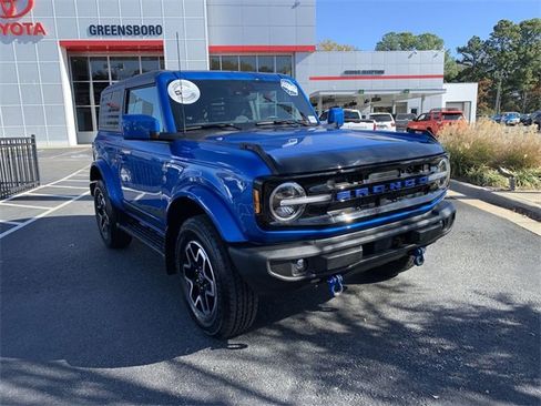 Used 2023 Ford Bronco Outer Banks image 2