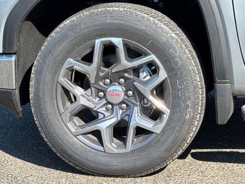New 2026 GMC Sierra 1500 SLT w/ SLT Premium Package AWD/4WD image 32