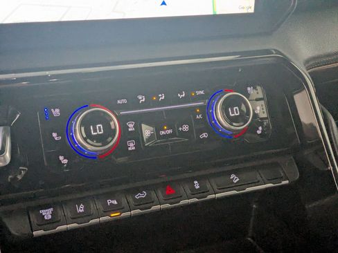 Used 2025 GMC Sierra 3500 AT4 w/ AT4 Premium Plus Package AWD/4WD image 18