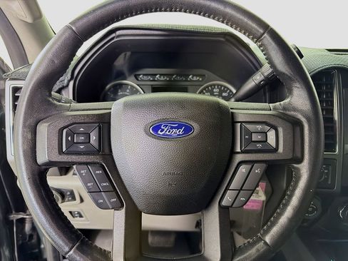 Used 2018 Ford F150 XLT w/ Equipment Group 302A Luxury image 14