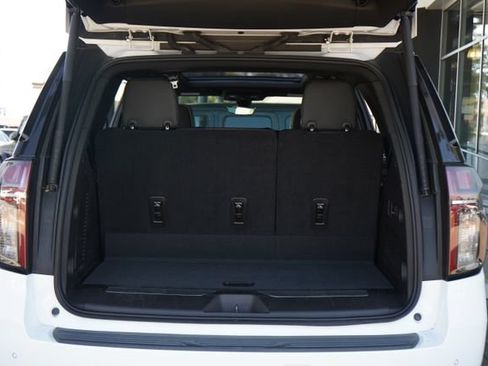 Used 2021 Chevrolet Tahoe Premier w/ Premium Package AWD/4WD image 8