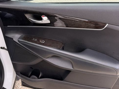 Used 2017 Kia Sorento LX w/ LX Convenience Package image 22