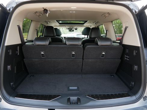 Used 2025 INFINITI QX80 Sensory AWD/4WD image 18
