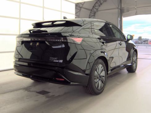 Used 2024 Nissan Ariya AWD image 2
