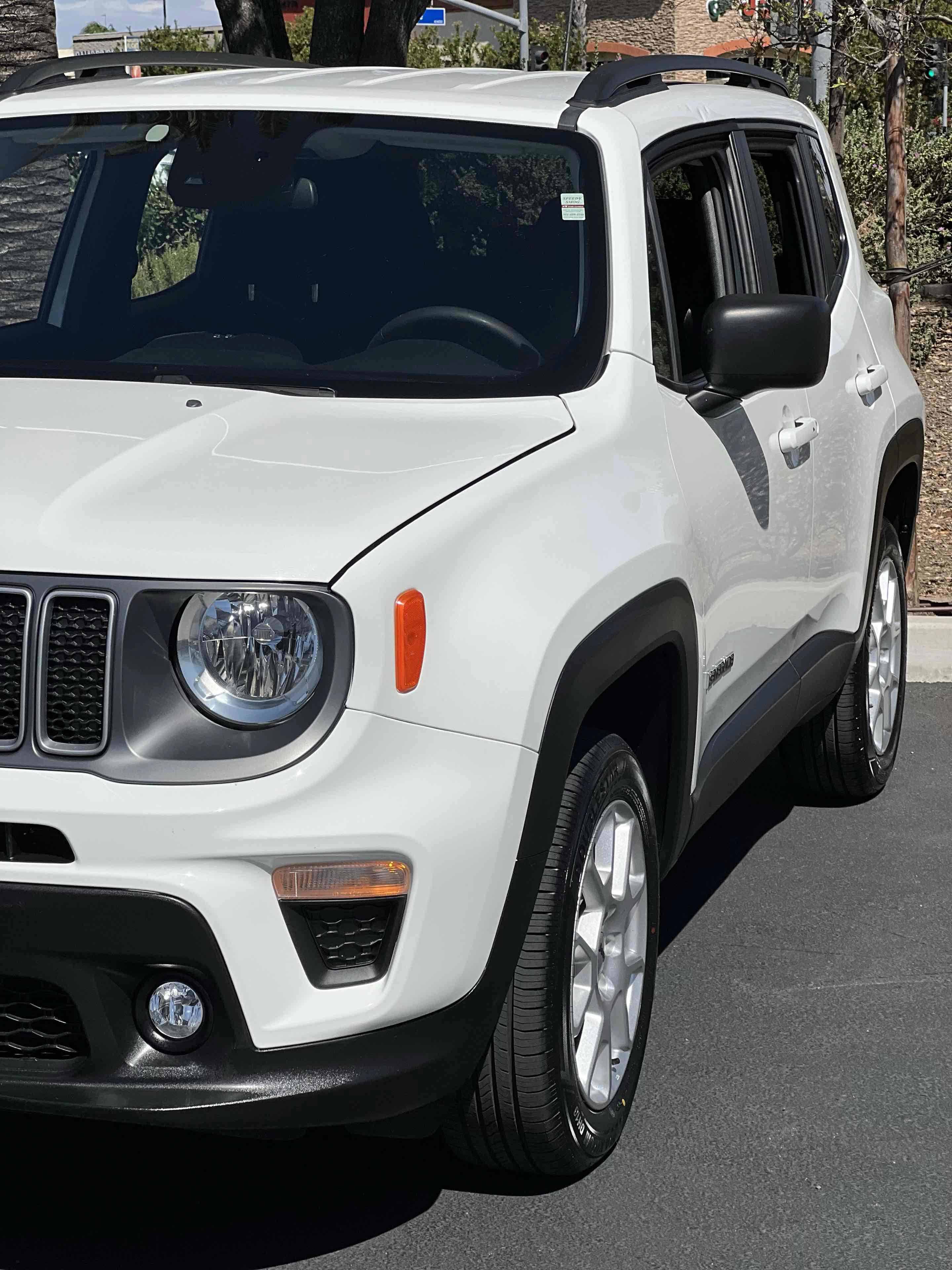 Used 2022 Jeep Renegade Latitude AWD/4WD image 46